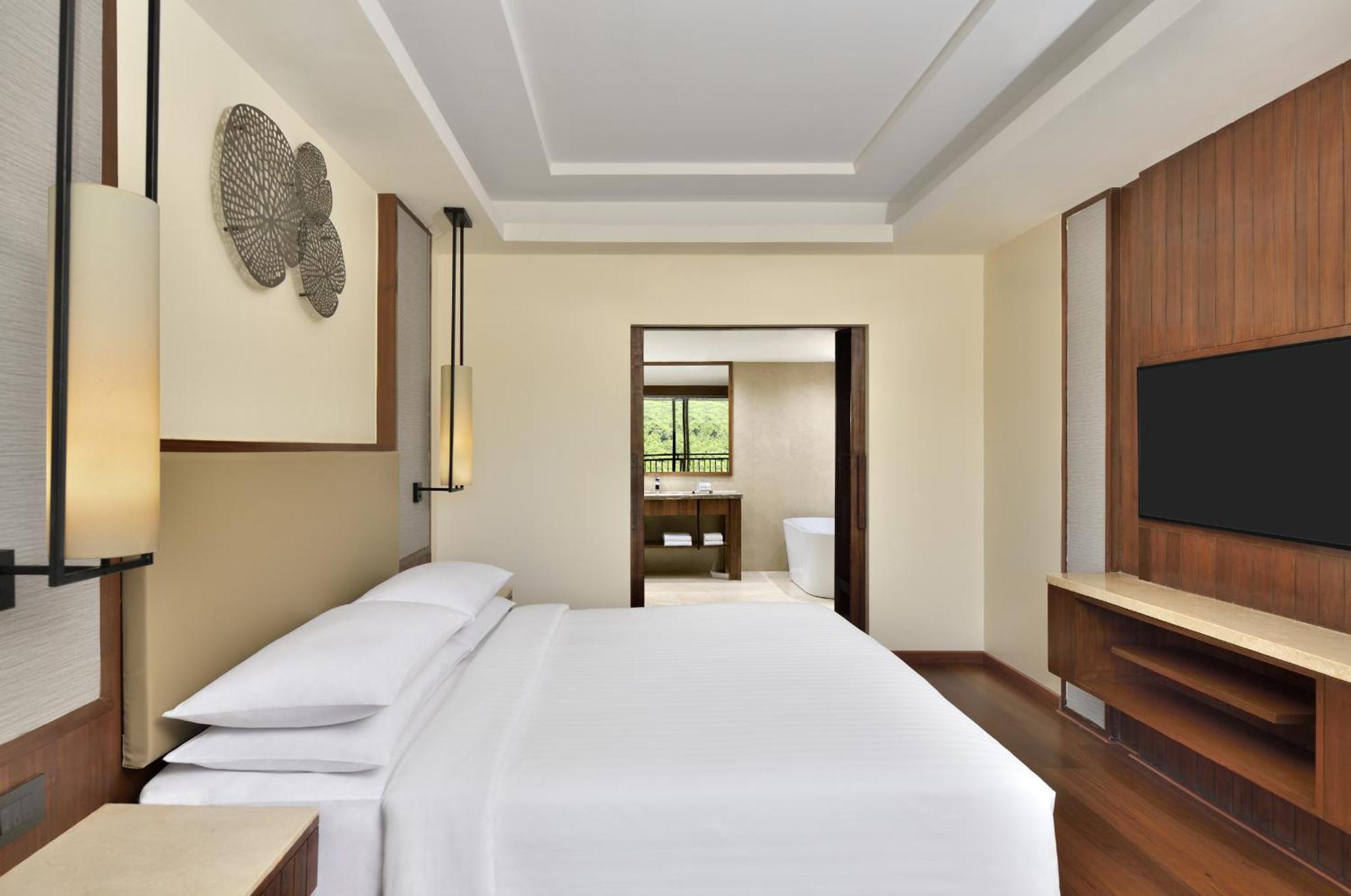 فندق Courtyard By Marriott ماهاباليشوار المظهر الخارجي الصورة