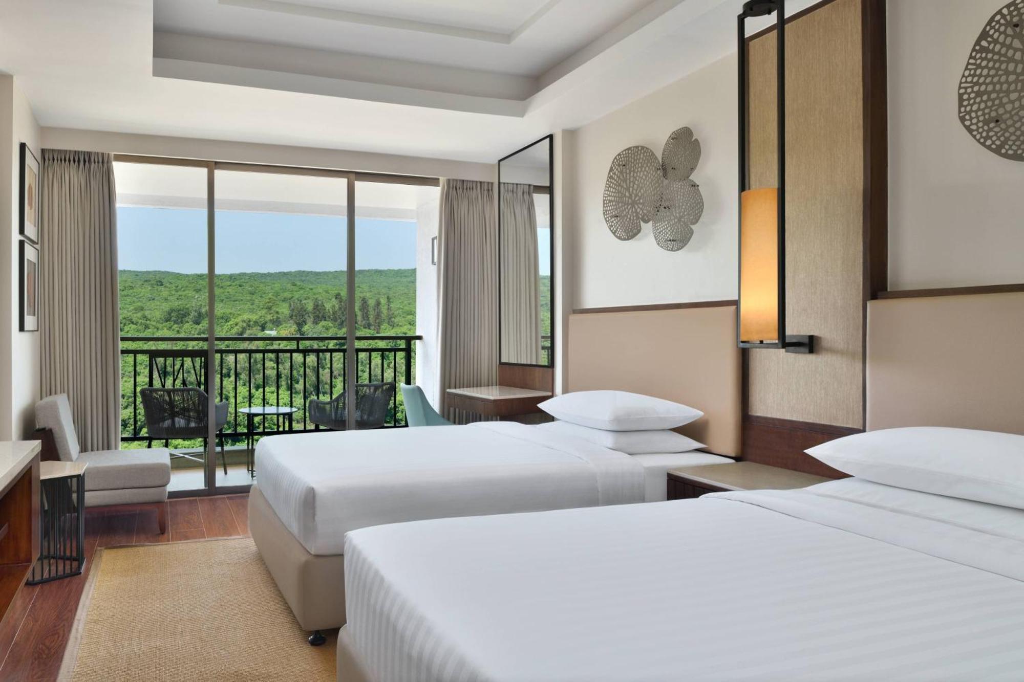 فندق Courtyard By Marriott ماهاباليشوار المظهر الخارجي الصورة