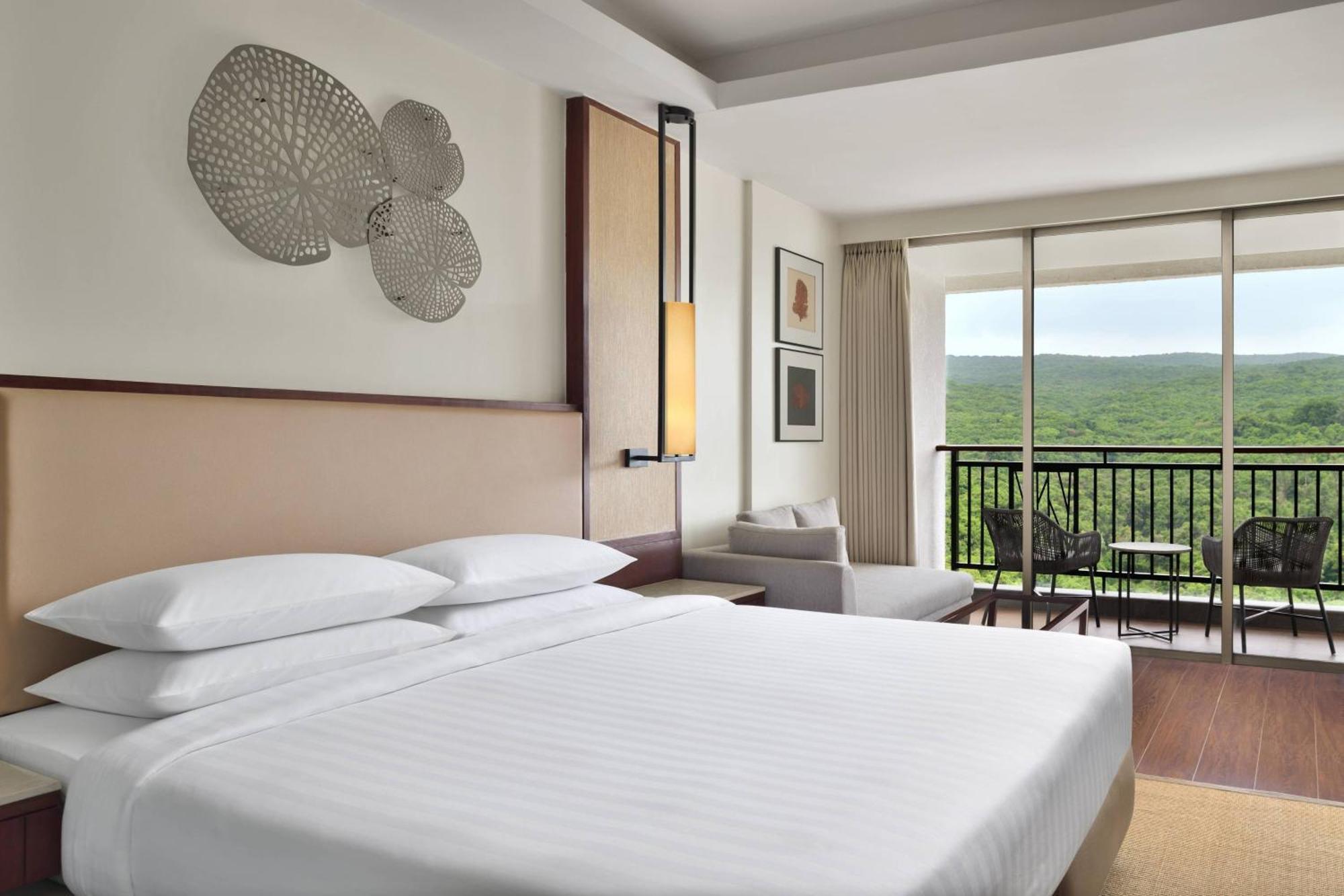 فندق Courtyard By Marriott ماهاباليشوار المظهر الخارجي الصورة